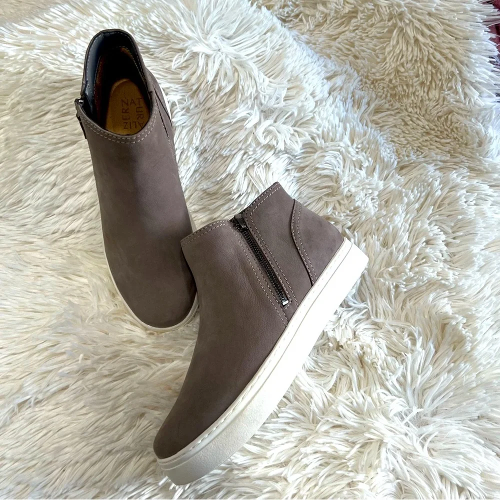 Naturalizer Celeste gray boots size 10‎